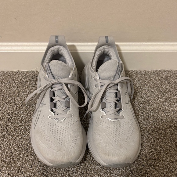 Asics Gel Nimbus 26 (women’s 9.5) 🤍🩶 - Picture 2 of 7